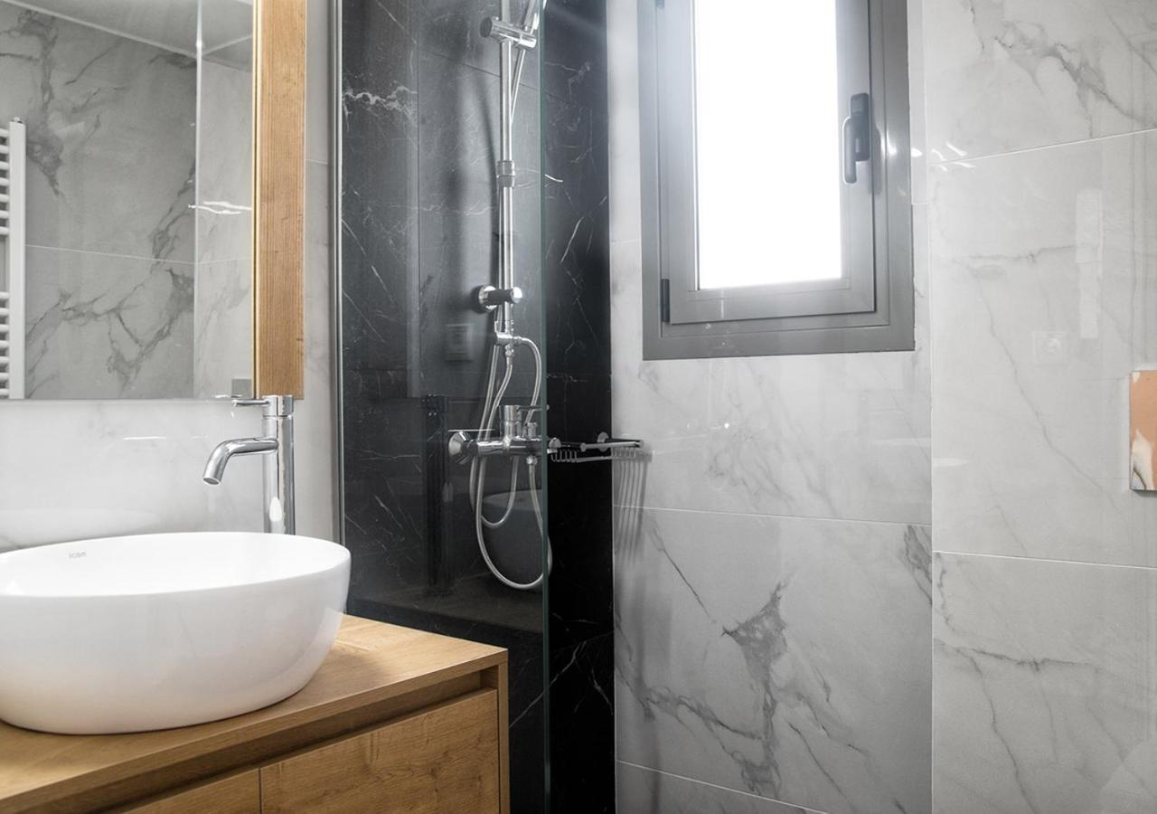 Appartamento Sia Mare Kalivia Thorikou Esterno foto